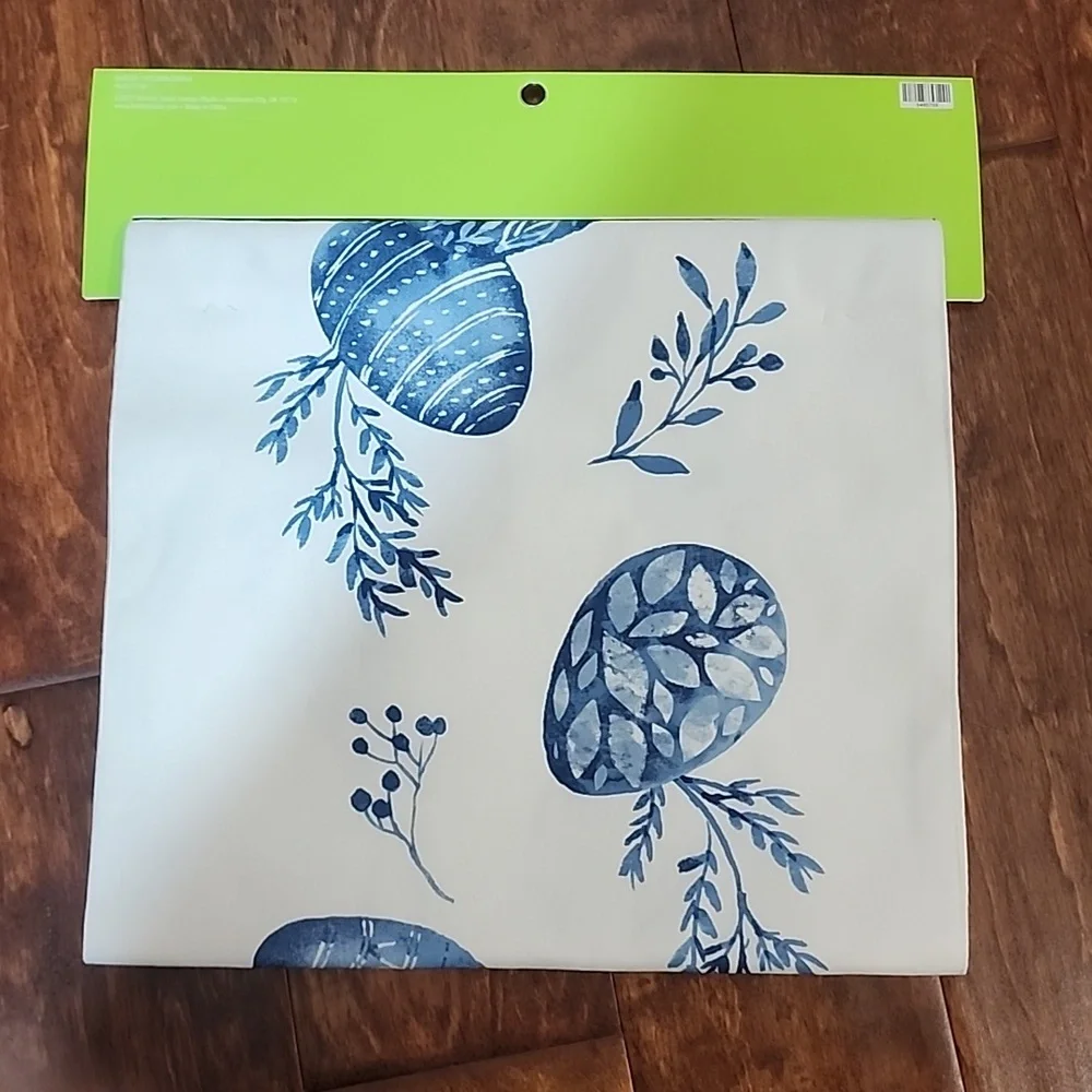 NWT Easter table runner